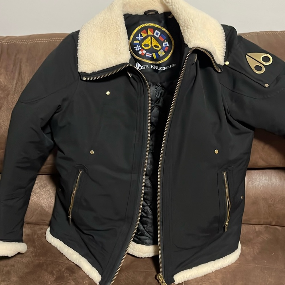 Moose knuckles Woman’s coat - Picture 1 of 3